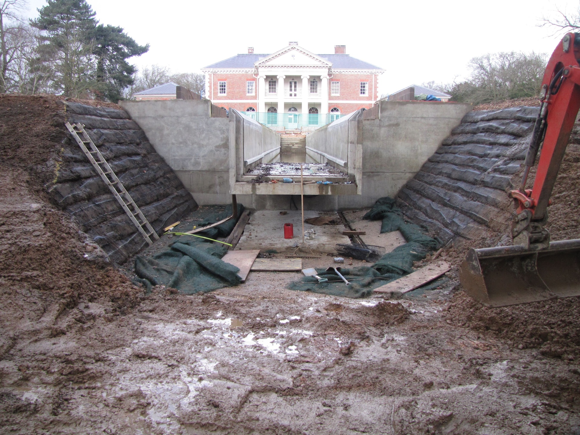 Waterfall feature installation